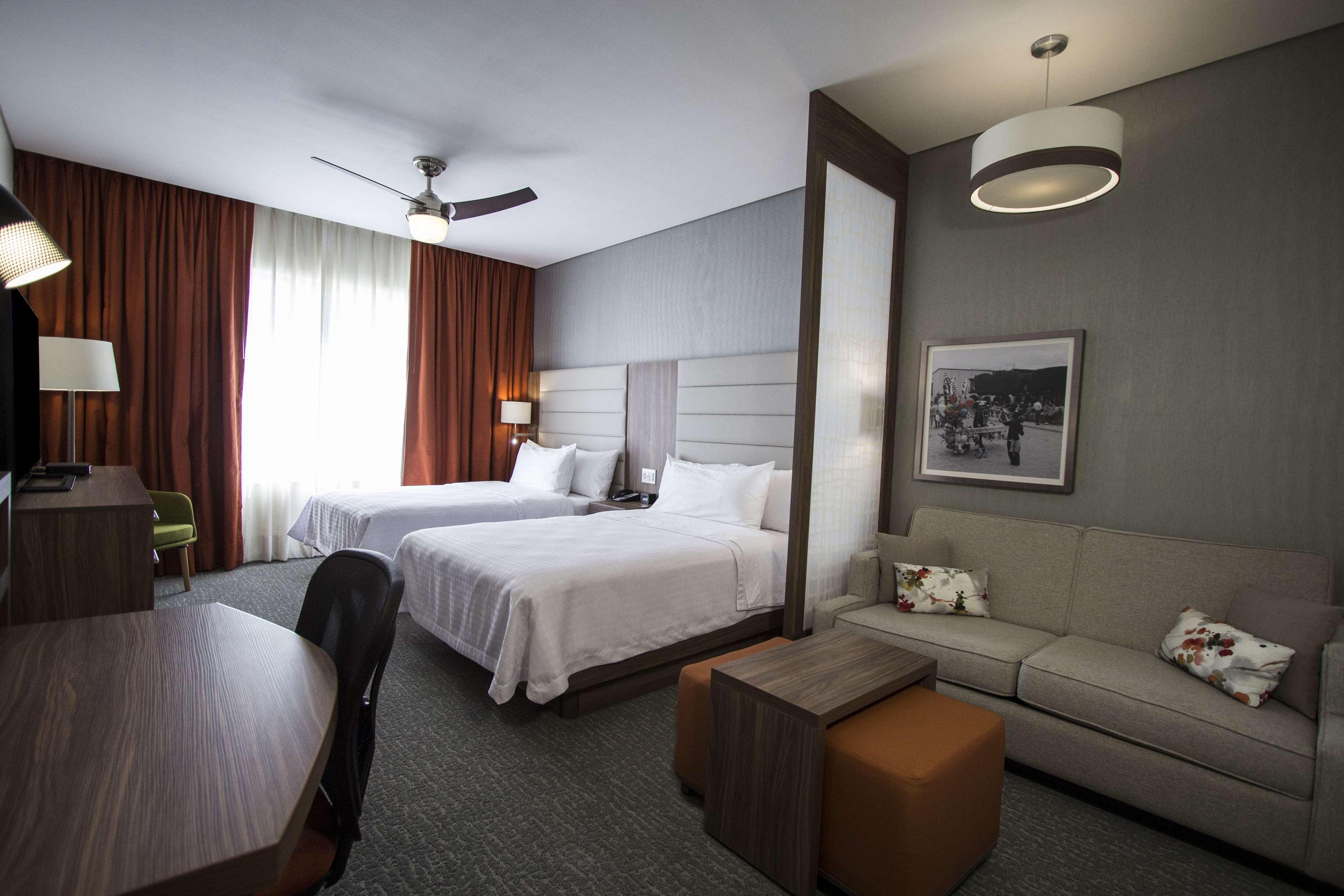 Fiesta Inn Suites Aeropuerto Del Bajio Silao Eksteriør bilde