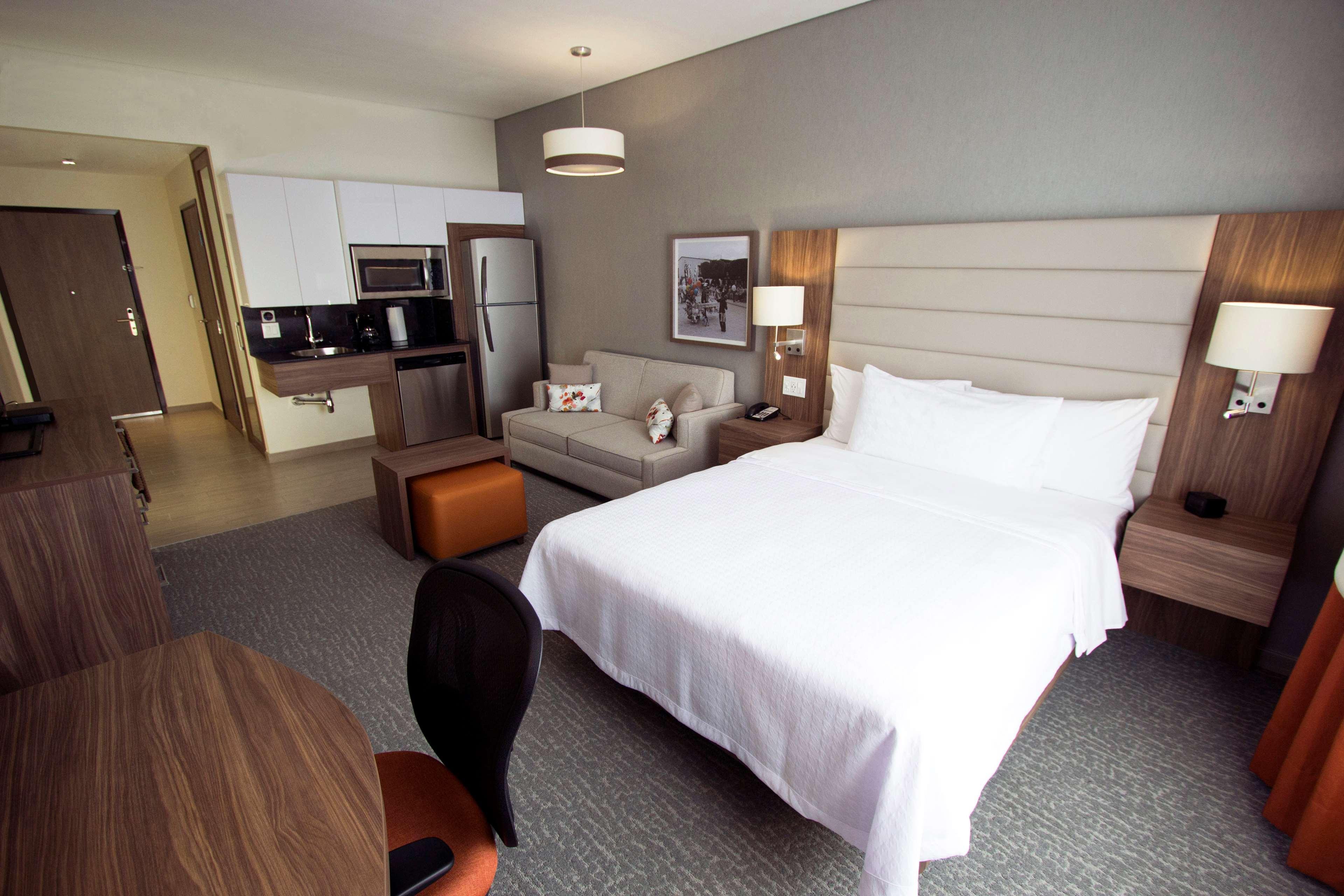 Fiesta Inn Suites Aeropuerto Del Bajio Silao Eksteriør bilde