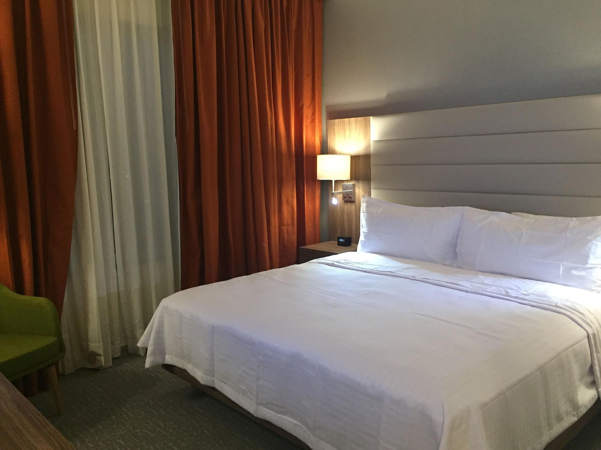 Fiesta Inn Suites Aeropuerto Del Bajio Silao Eksteriør bilde