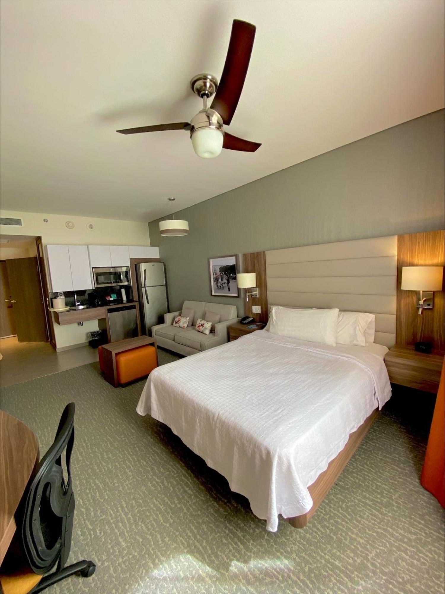 Homewood Suites By Hilton Silao Airport Eksteriør bilde