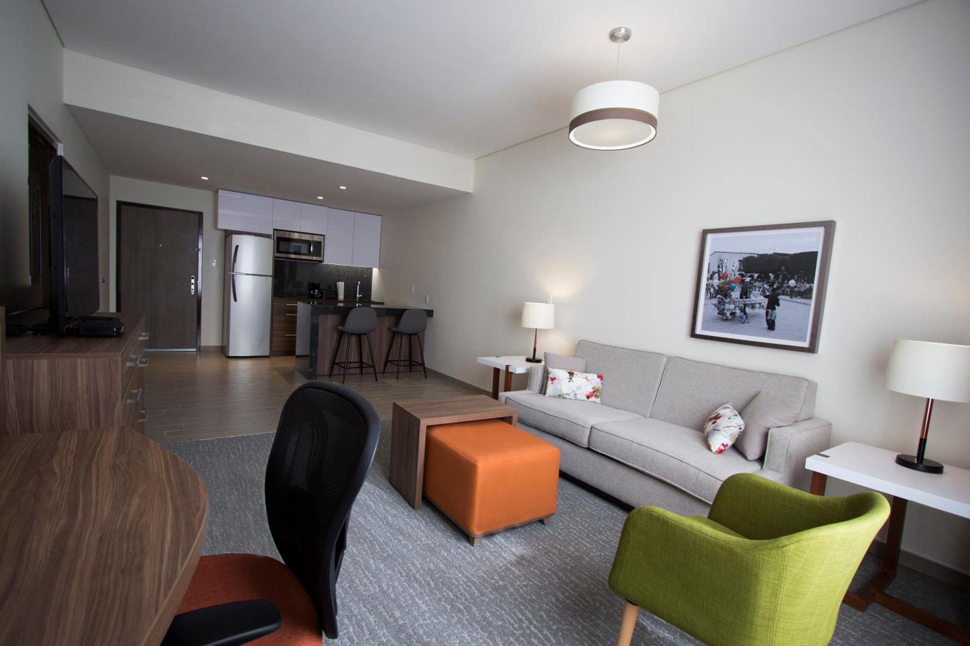 Fiesta Inn Suites Aeropuerto Del Bajio Silao Eksteriør bilde