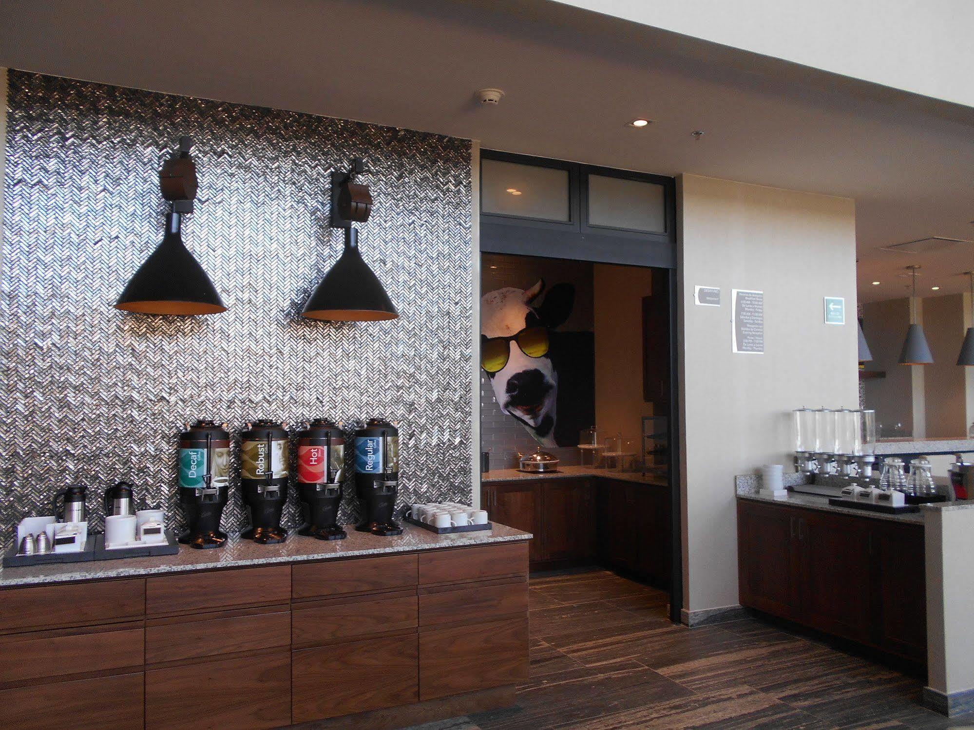 Fiesta Inn Suites Aeropuerto Del Bajio Silao Eksteriør bilde
